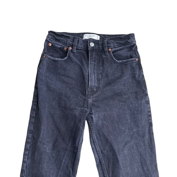 Abercrombie & Fitch Women’s The 90s Straight Ultra High Rise Black Denim Jeans - Picture 3 of 8